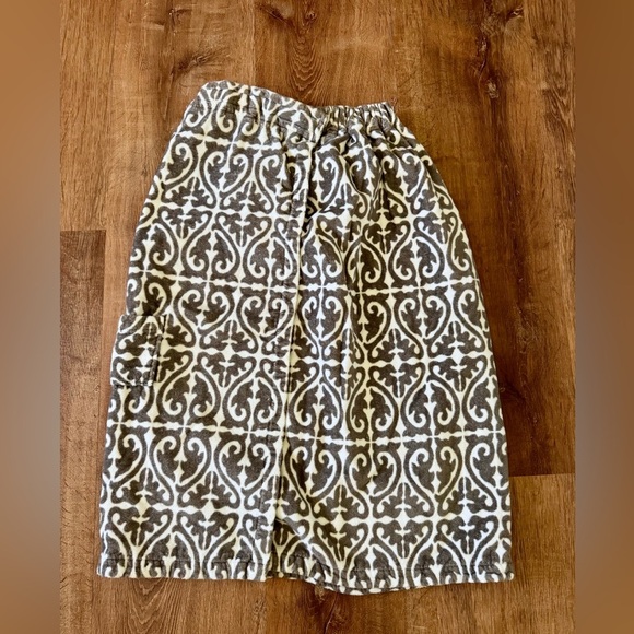 Cotton Gray and White Patterned Bath Towel Skirt - Picture 1 of 8